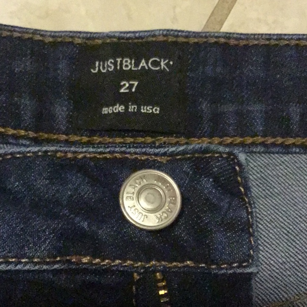 Just Black distressed cuffed shorts - Picture 3 of 4